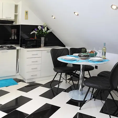 Zana Luxury Center Apartmán *