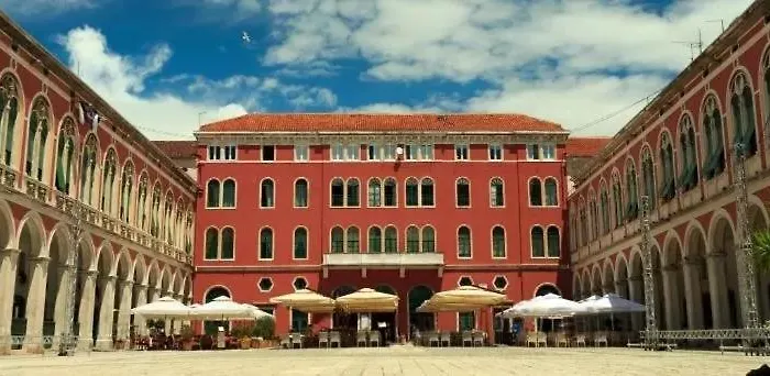 Zana Luxury Center Split