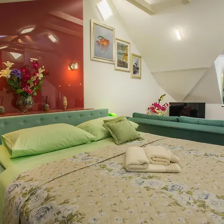 Апартаменты Zana Luxury Center