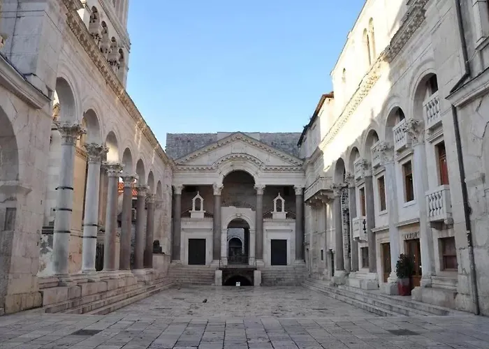 Lejlighed Zana Luxury Center