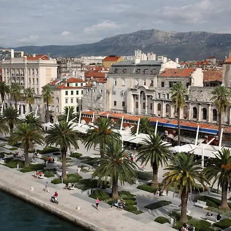 Zana Luxury Center * Σπλιτ